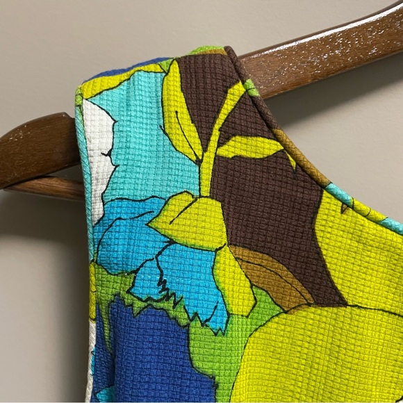 Vintage 60s Mini Dress With Bold Floral Pattern - Picture 3 of 13